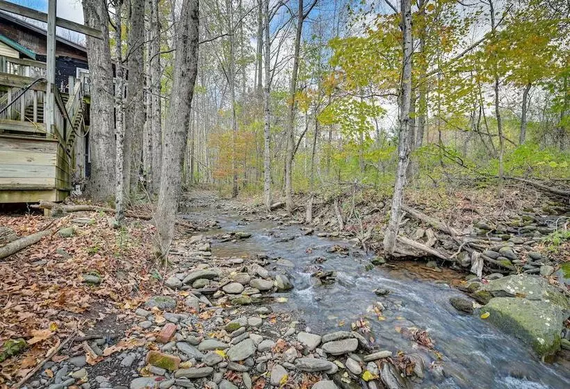 Lanesville Home W/ Pool Table, Bar & Deck!