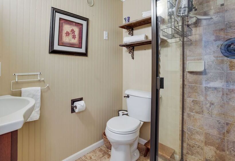 Roscommon Cottage Walk To Higgins Lake!