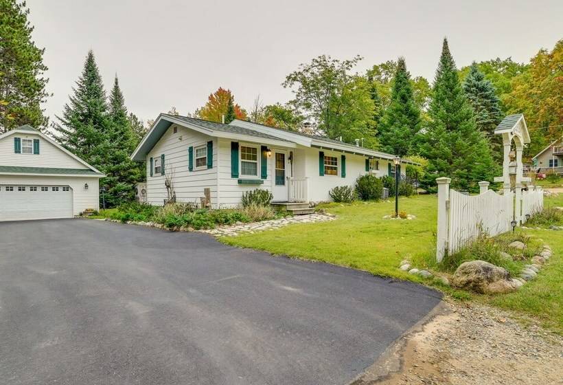 Roscommon Cottage Walk To Higgins Lake!