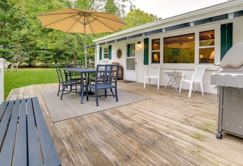 Roscommon Cottage Walk To Higgins Lake!