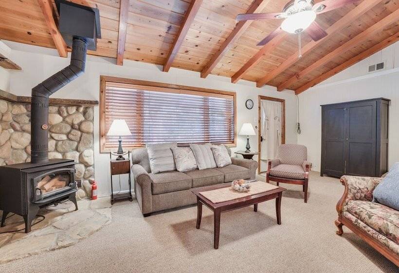 Roscommon Cottage Walk To Higgins Lake!