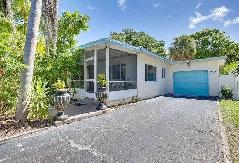 Walk To Ocean: Chic Deerfield Beach Cottage!