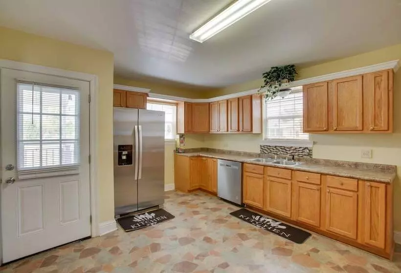 Donaldsville Vacation Home Near Mississippi River