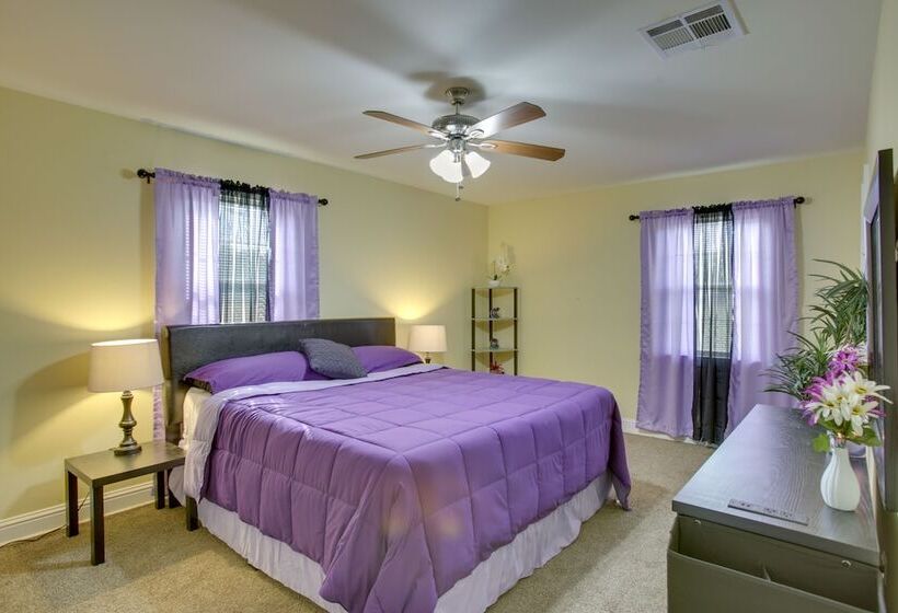 Donaldsville Vacation Home Near Mississippi River