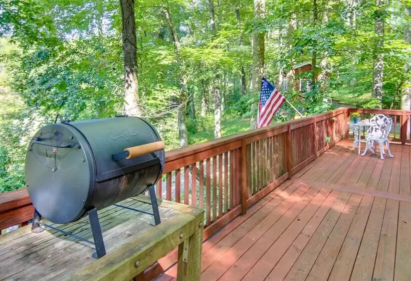Hendersonville Cabin Near Hiking & Waterfalls!