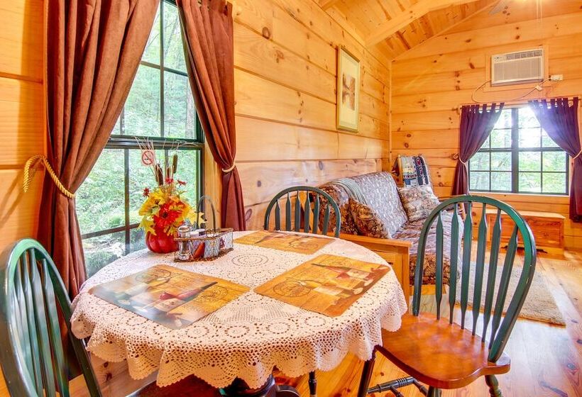 Hendersonville Cabin Near Hiking & Waterfalls!