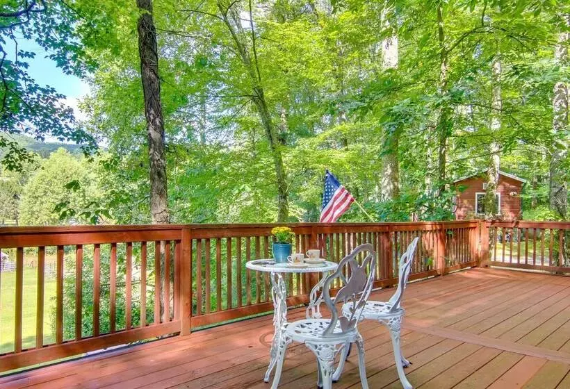 Hendersonville Cabin Near Hiking & Waterfalls!