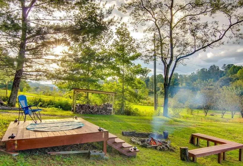 Hendersonville Cabin Near Hiking & Waterfalls!