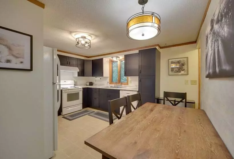 Hermantown Home W/ Decks, Grill & Hot Tub!