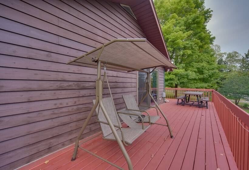 Hermantown Home W/ Decks, Grill & Hot Tub!