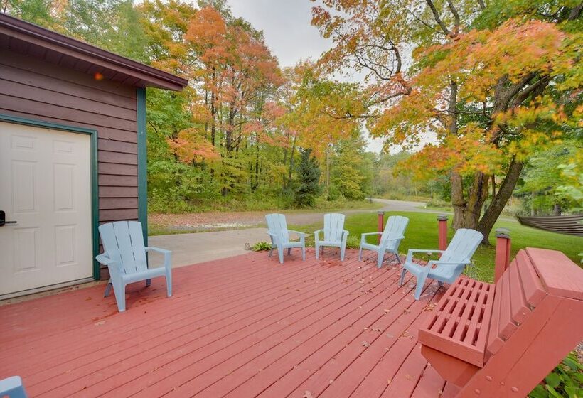 Hermantown Home W/ Decks, Grill & Hot Tub!