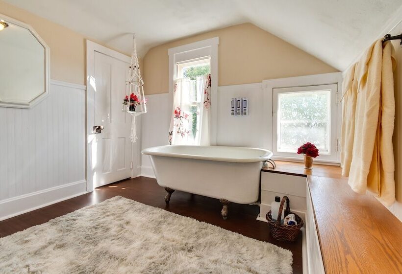 Historic Charleston Home < 1 Mi To University!