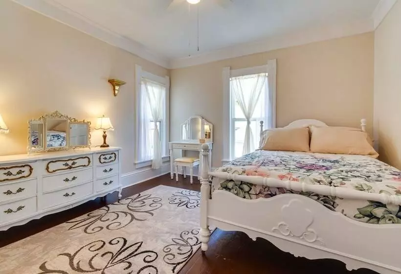 Historic Charleston Home < 1 Mi To University!