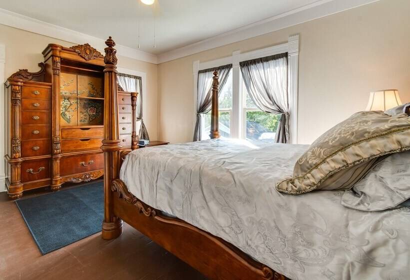 Historic Charleston Home < 1 Mi To University!