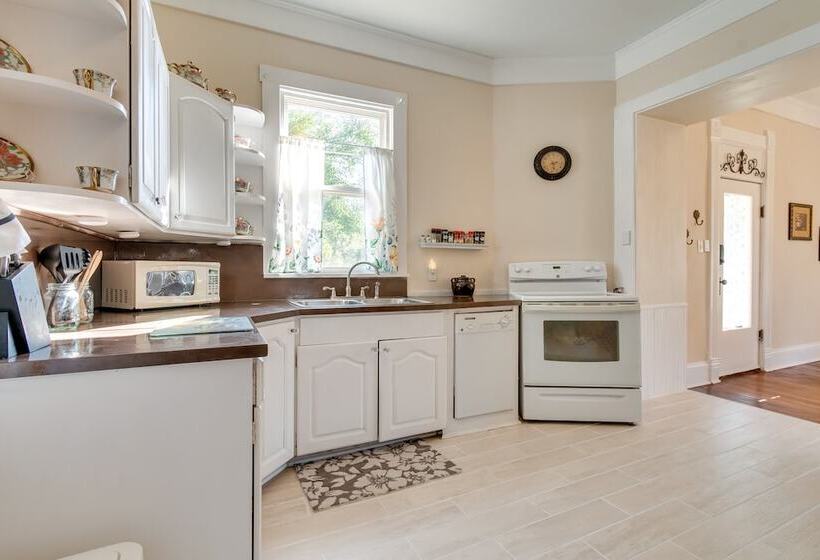 Historic Charleston Home < 1 Mi To University!