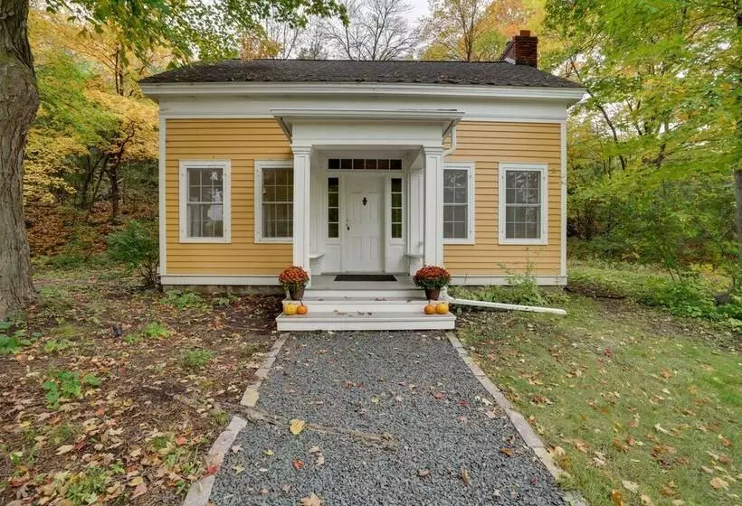 Historic Home In Taylors Falls W/ Patio & Fire Pit