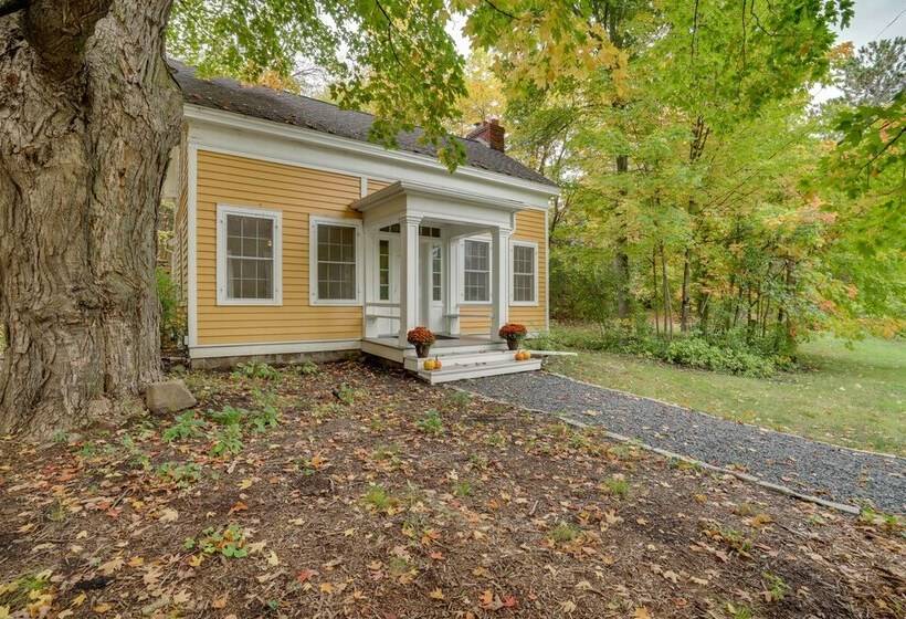 Historic Home In Taylors Falls W/ Patio & Fire Pit
