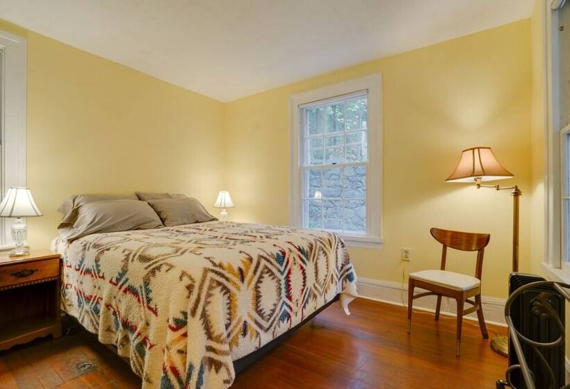 Historic Home In Taylors Falls W/ Patio & Fire Pit