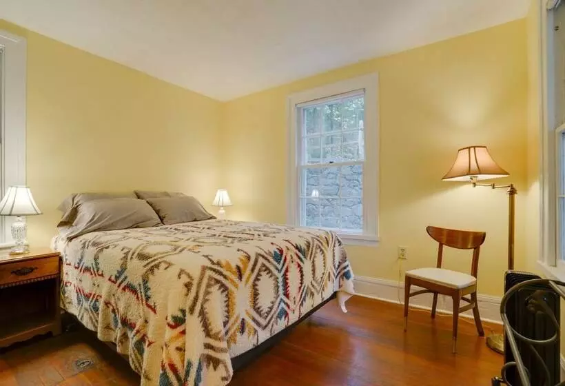 Historic Home In Taylors Falls W/ Patio & Fire Pit