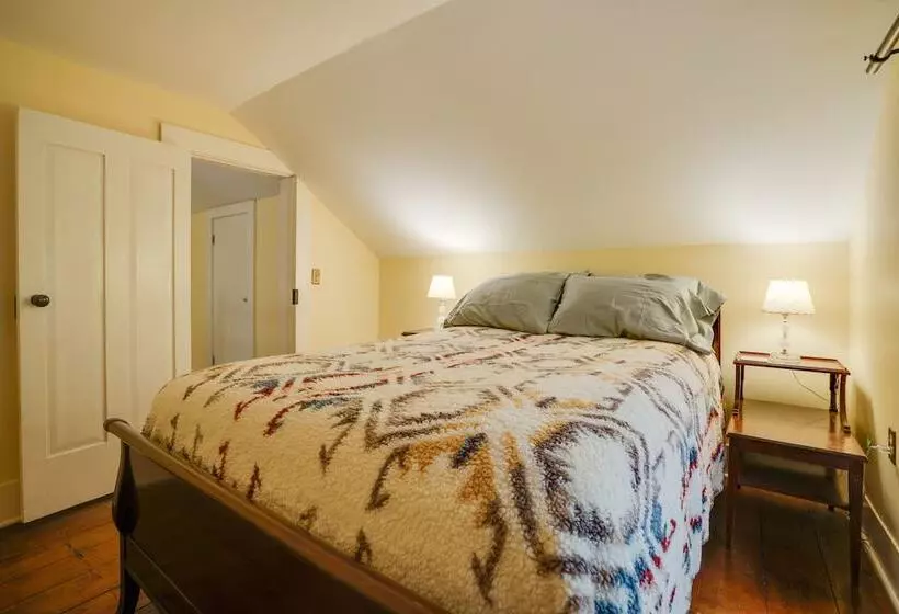 Historic Home In Taylors Falls W/ Patio & Fire Pit