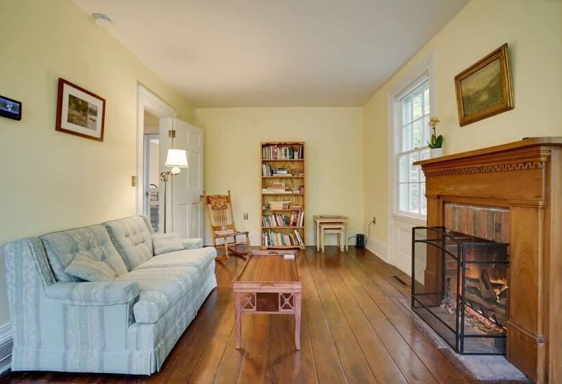 Historic Home In Taylors Falls W/ Patio & Fire Pit
