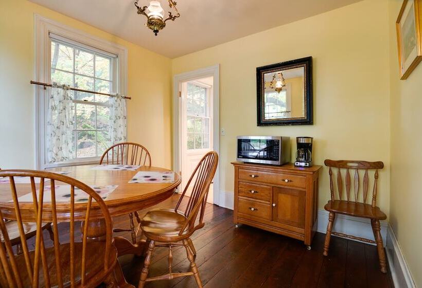 Historic Home In Taylors Falls W/ Patio & Fire Pit