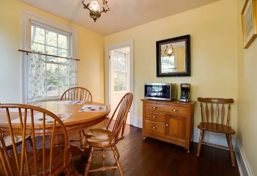 Historic Home In Taylors Falls W/ Patio & Fire Pit