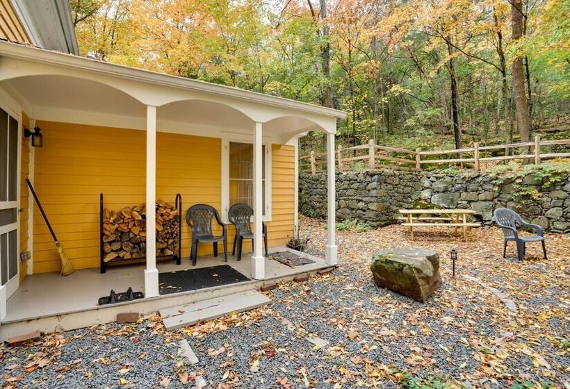 Historic Home In Taylors Falls W/ Patio & Fire Pit