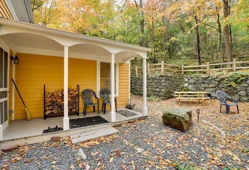 Historic Home In Taylors Falls W/ Patio & Fire Pit