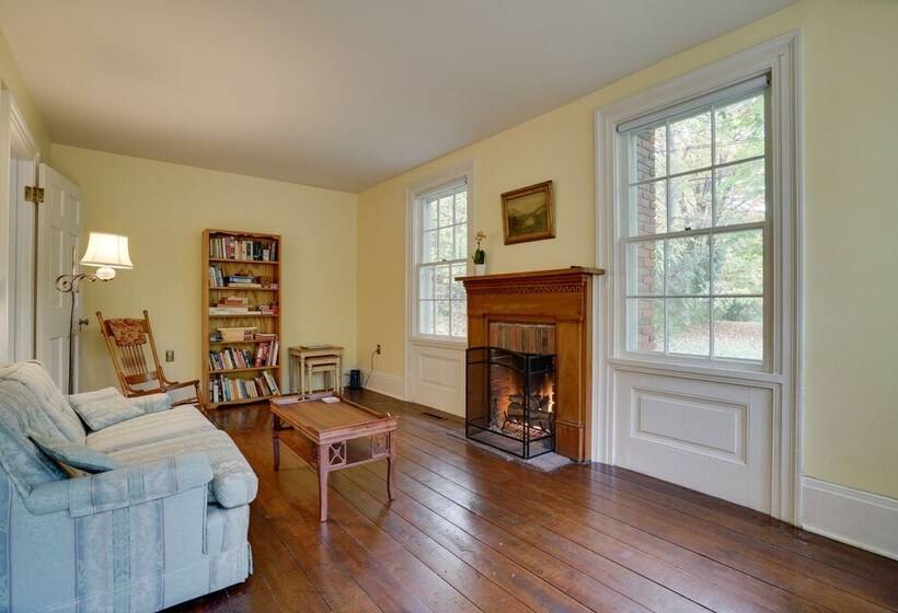 Historic Home In Taylors Falls W/ Patio & Fire Pit