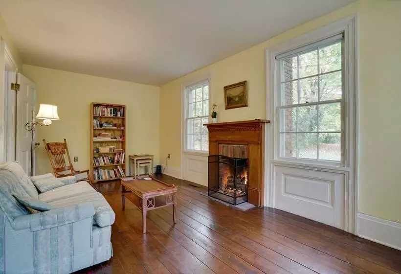 Historic Home In Taylors Falls W/ Patio & Fire Pit