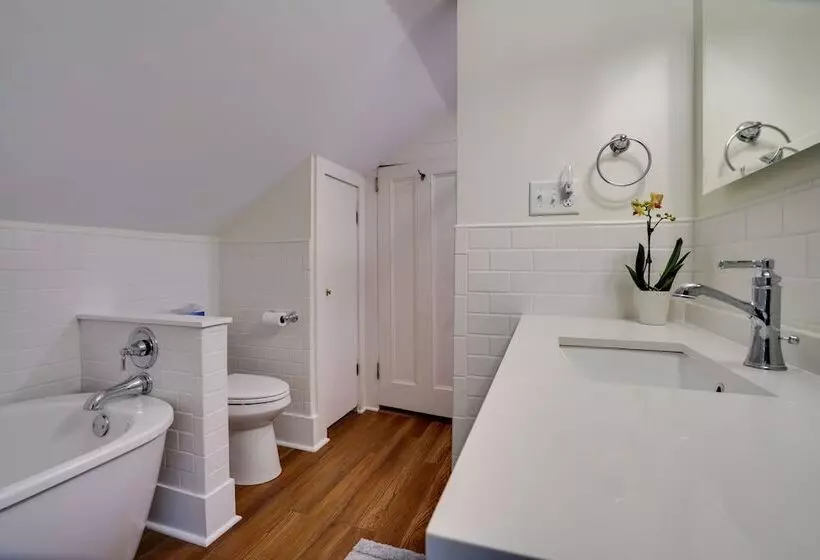 Historic Home In Taylors Falls W/ Patio & Fire Pit