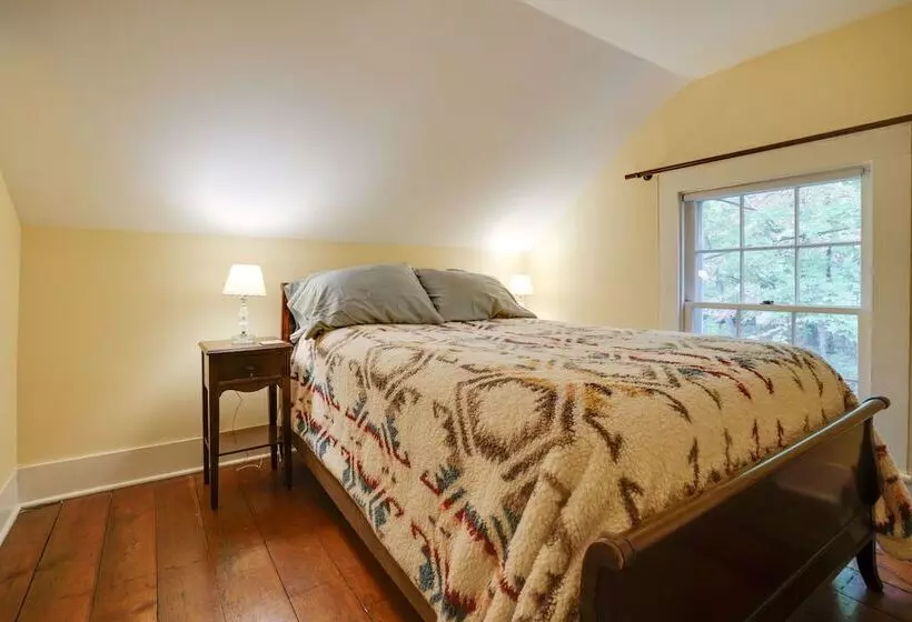 Historic Home In Taylors Falls W/ Patio & Fire Pit