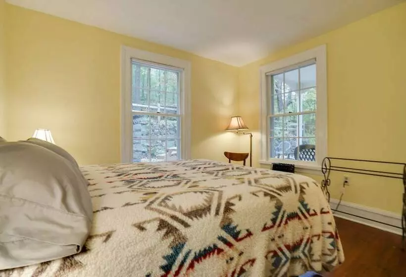 Historic Home In Taylors Falls W/ Patio & Fire Pit