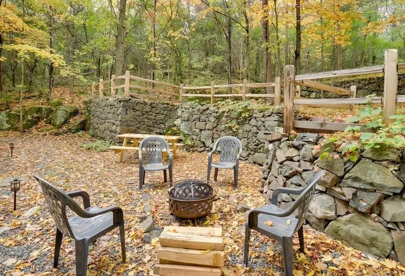 Historic Home In Taylors Falls W/ Patio & Fire Pit