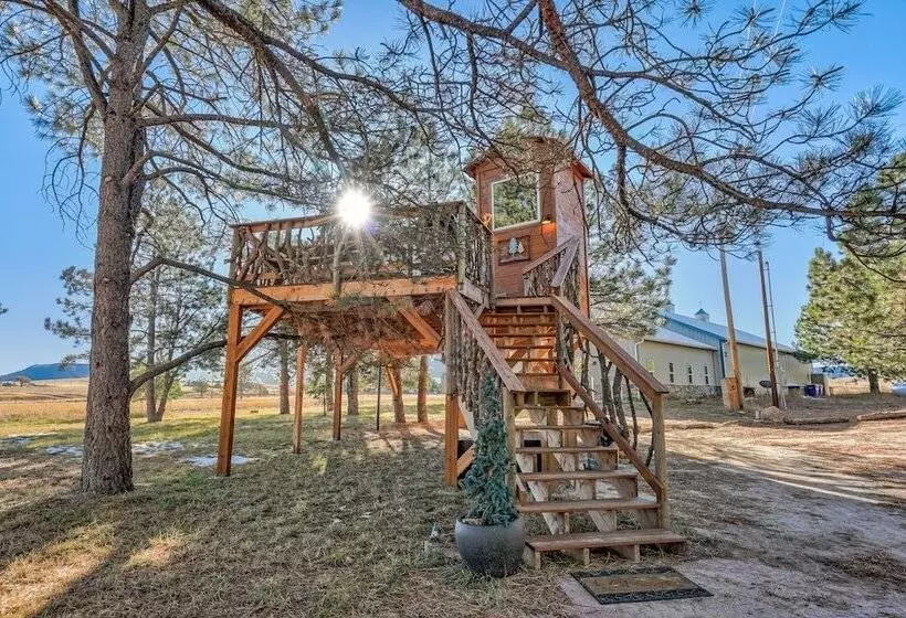 Hotelli Tree Fort Escape