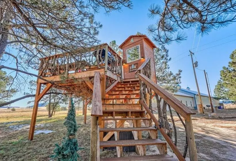 Hotelli Tree Fort Escape