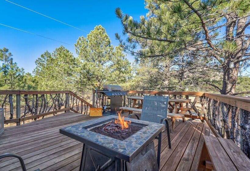 فندق Tree Fort Escape