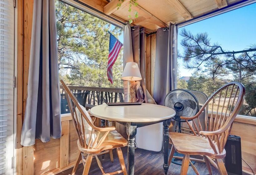 فندق Tree Fort Escape