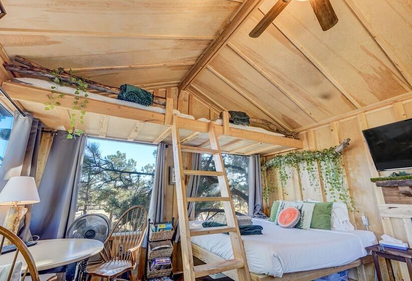 فندق Tree Fort Escape