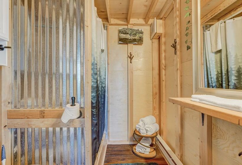 فندق Tree Fort Escape