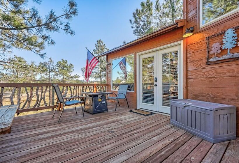 فندق Tree Fort Escape