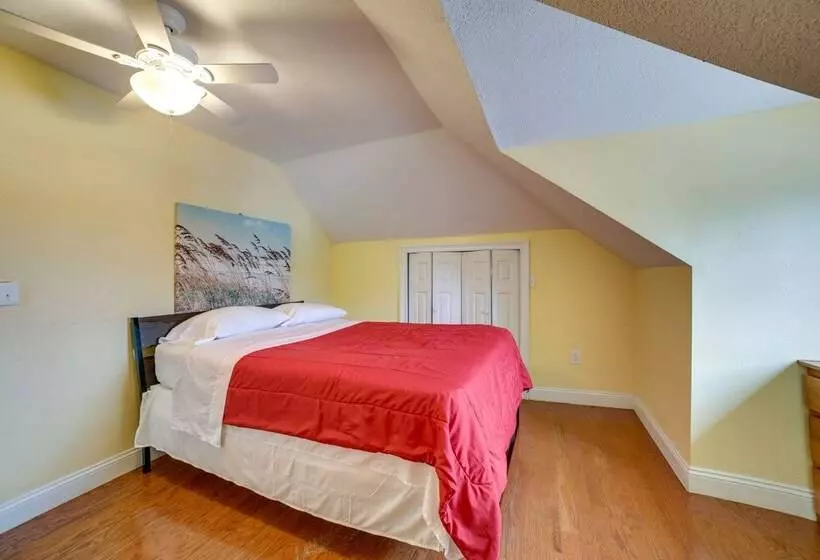 Inviting Connellsville Getaway W/ Deck!