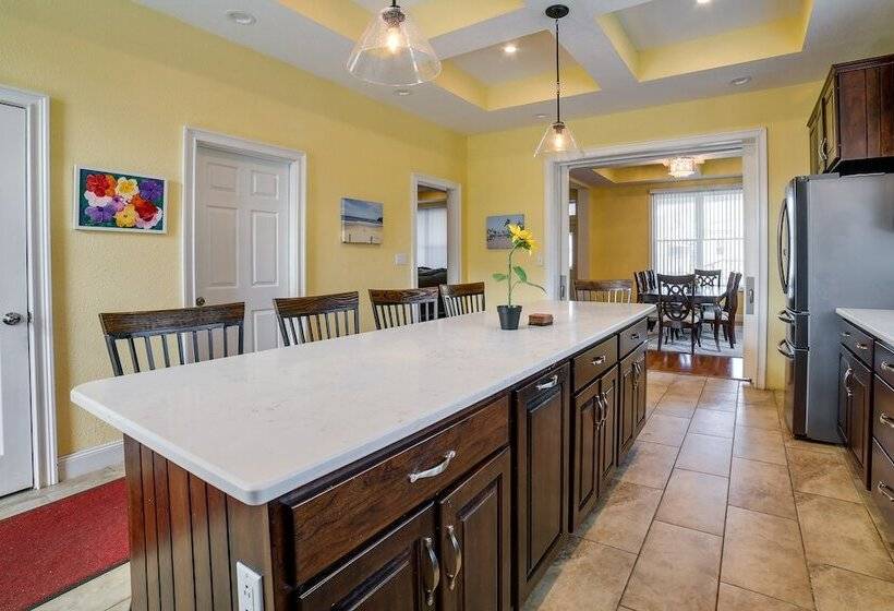 Inviting Connellsville Getaway W/ Deck!