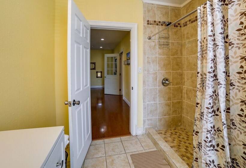 Inviting Connellsville Getaway W/ Deck!