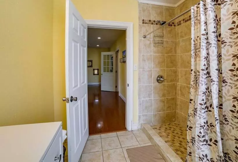 Inviting Connellsville Getaway W/ Deck!