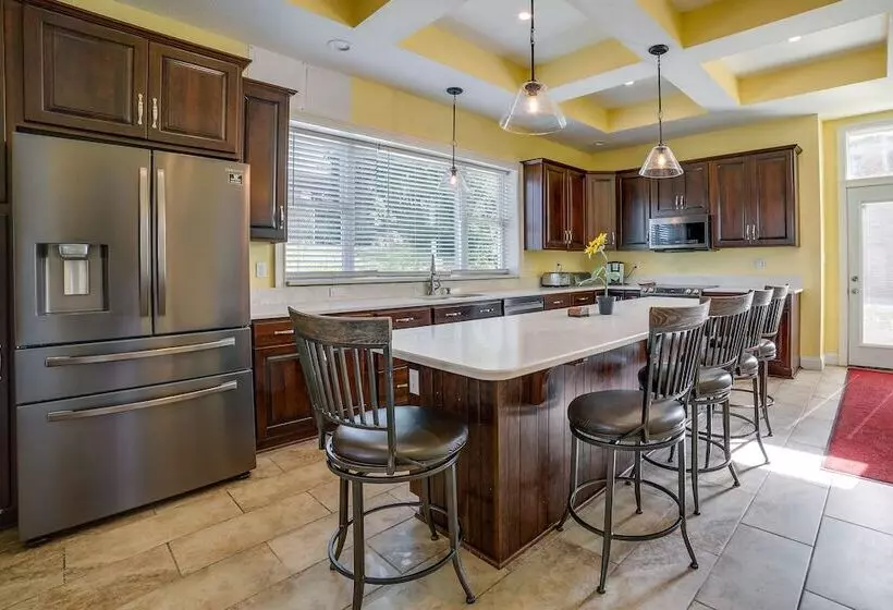 Inviting Connellsville Getaway W/ Deck!