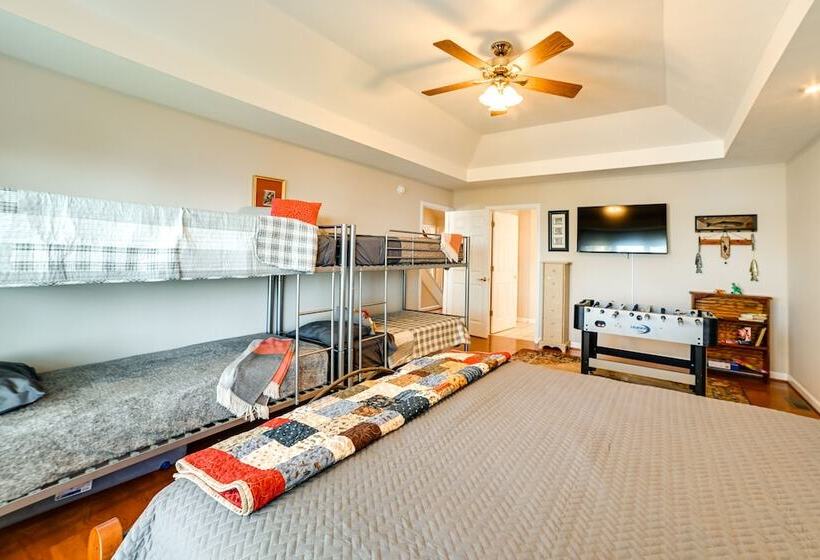 Lake Barkley Home W/ On Site Beach: Boat + Swim!