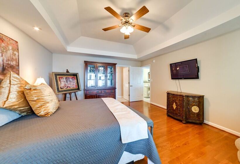 Lake Barkley Home W/ On Site Beach: Boat + Swim!