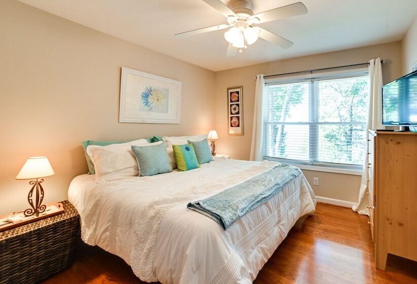 Lake Barkley Home W/ On Site Beach: Boat + Swim!